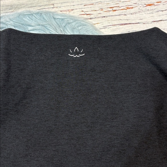 Beyond Yoga Darkest Knight Spacedye What's The Scoop Bra Top - Picture 7 of 7